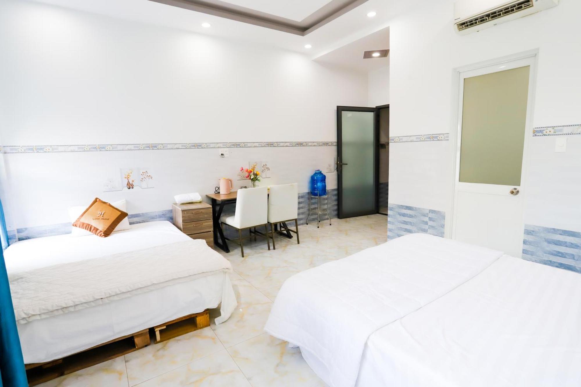 Hotel Tram Anh Nhon Trach Exteriör bild